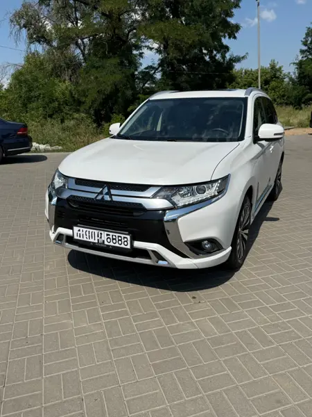 Mitsubishi outlander 2.0 бенз.