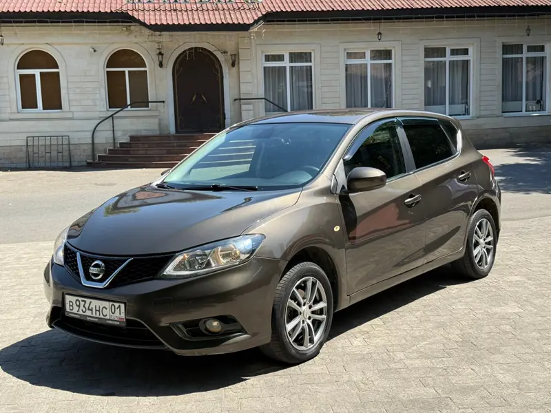 Nissan Tiida 2015