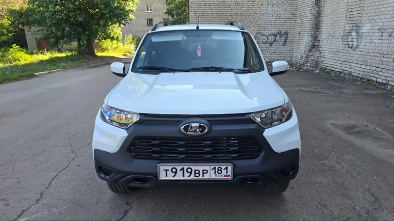 Lada Niva Travel