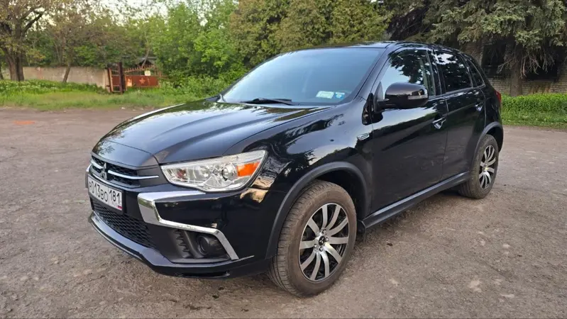 Mitsubishi Outlander Sport 2019 года.