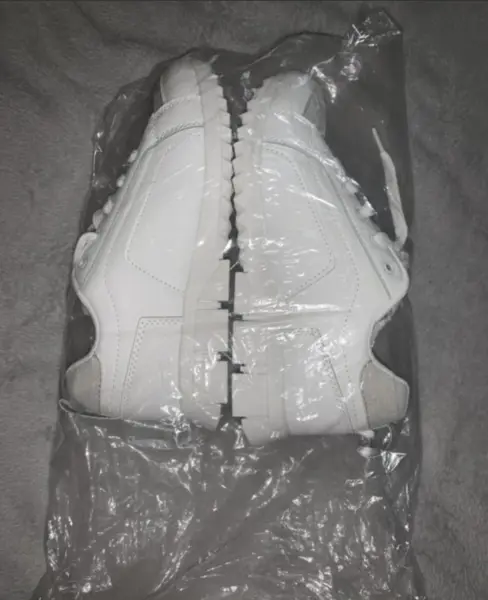 Кроссовки новые