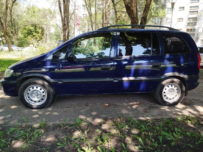 Opel Zafira Elegant 2002 год