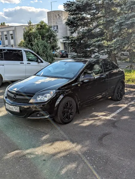 Opel Astra GTC Рест, 2008г.
