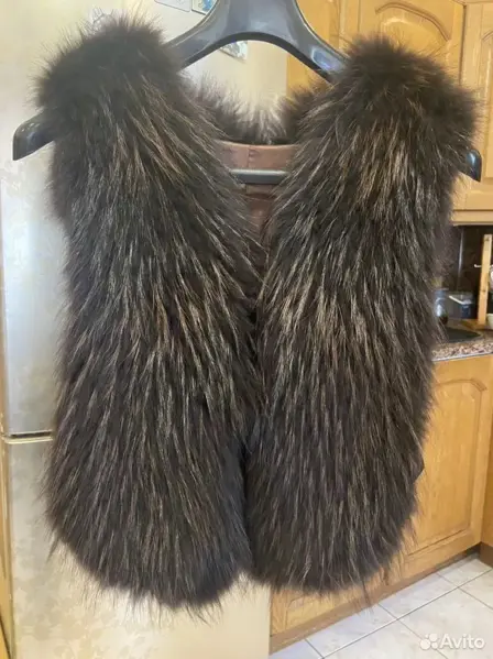 Жилетка из натурального меха коричневая 42-48