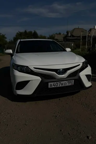 Toyota Camry Hybrid 2017 год