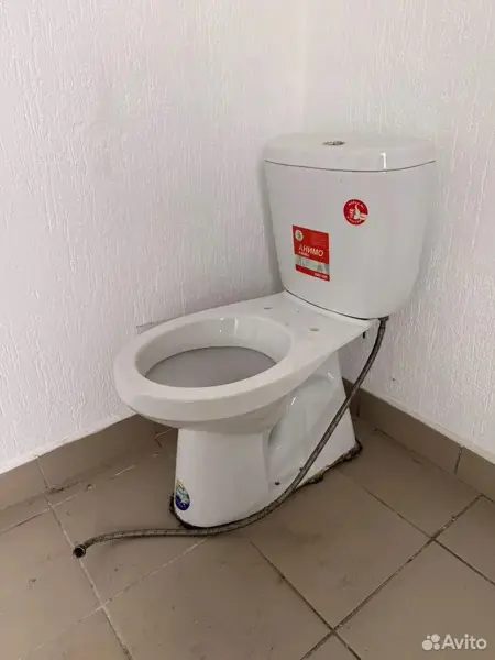 Унитаз с бачком