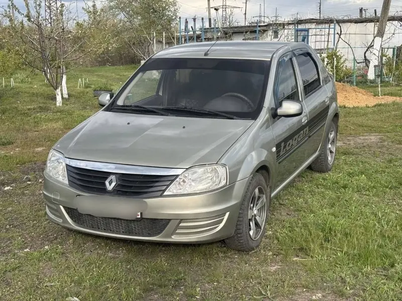 Renault Logan 2013г