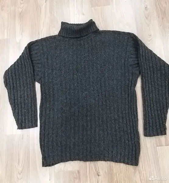 Шерстяной свитер
