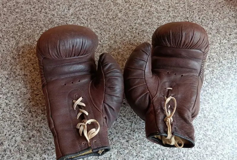 Боксерские перчатки