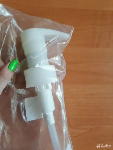 Дозатор шампуней и бальзамов для волос