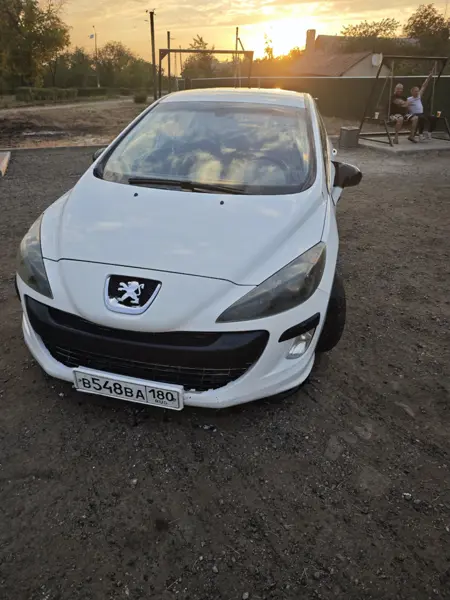 Peugeot 308 2010 год