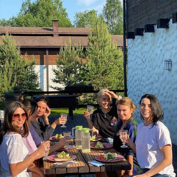 Посуточно дом 200м2, в часе от СПб, на 8 человек