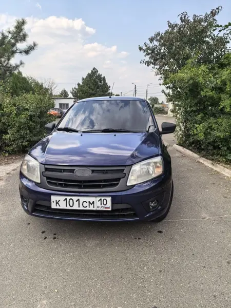 Lada Granta 2013 года выпуска.