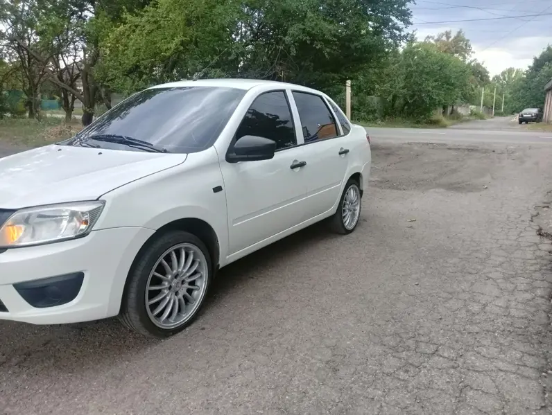 Лада Гранта 2015г