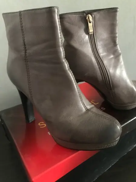 Женские сапоги