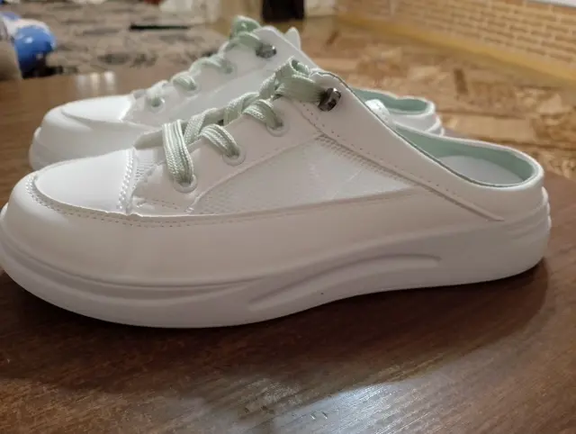 Летние свободные кроссовки 