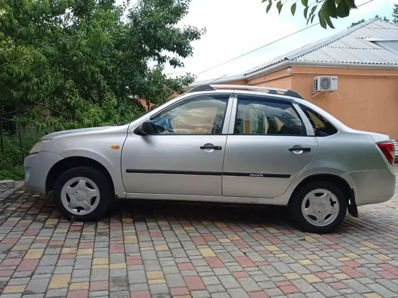 Lada Granta 2012 года